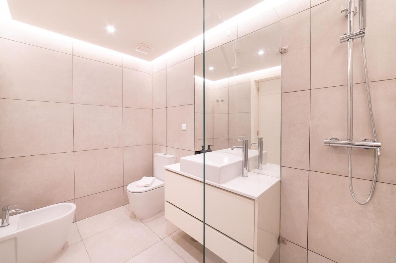 Lusiadas 53 2ºd - Beautiful Two-Bedroom Apartment Lisboa Eksteriør billede