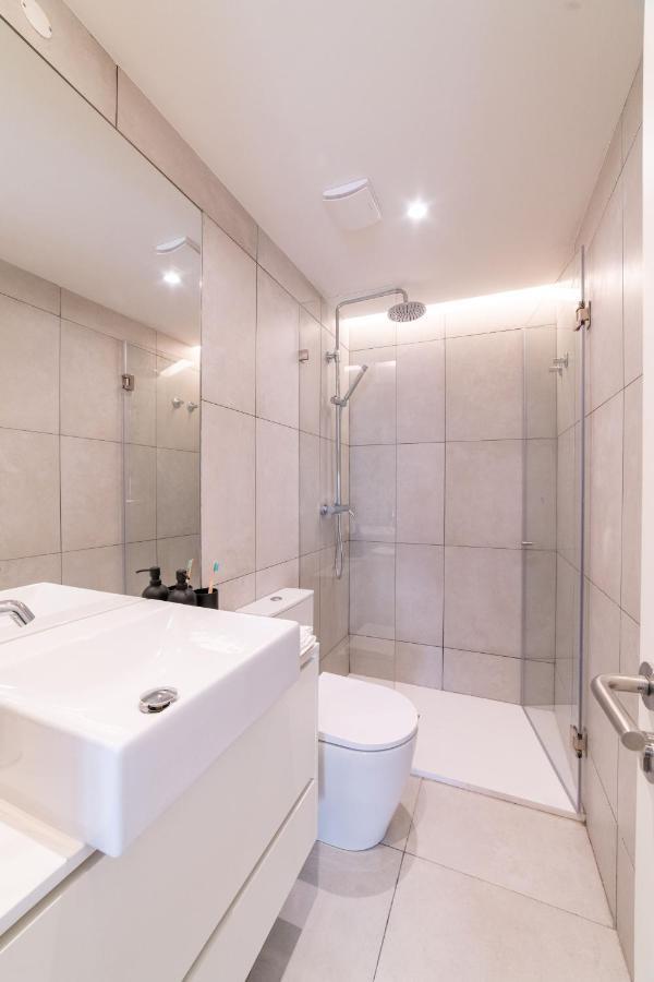 Lusiadas 53 2ºd - Beautiful Two-Bedroom Apartment Lisboa Eksteriør billede